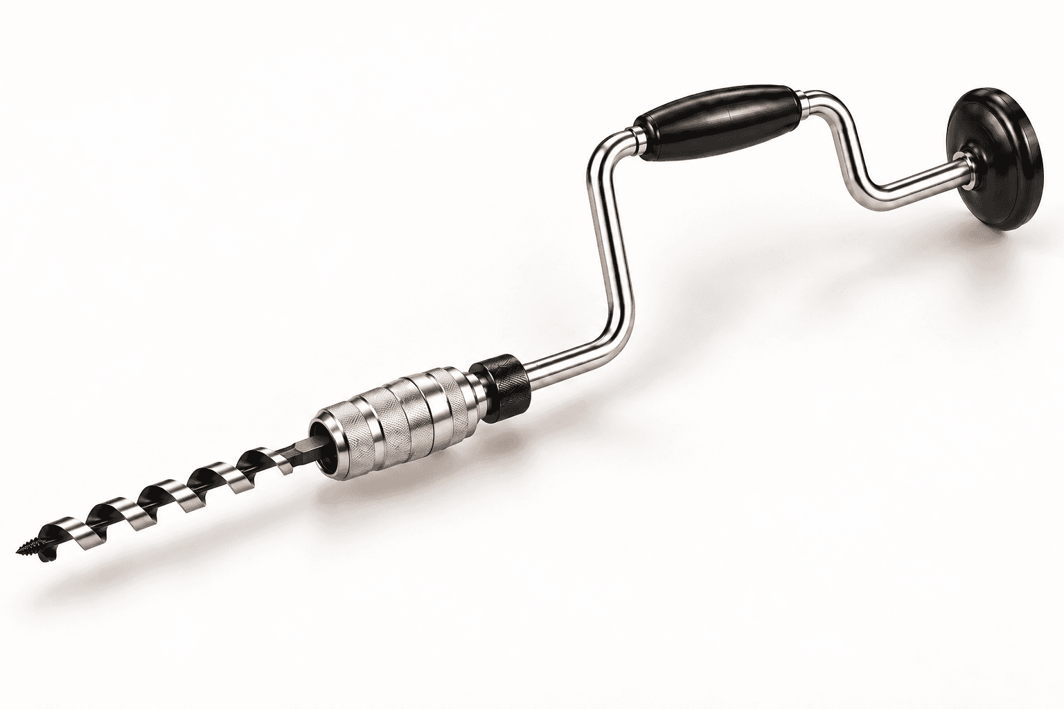 Original brand-neutral three-quarter rendering of a Stanley 02-660 style open-ratchet bit brace with one continuous bent chrome crank, black palm head, rotating side grip, two-jaw chuck and square-tang solid-center auger.
